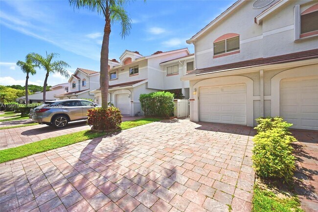 Foto del edificio - 6215 Old Court Rd