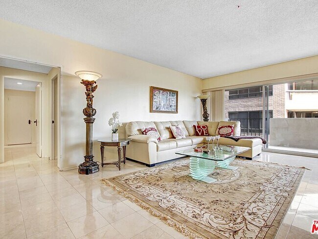 Foto del edificio - 10450 Wilshire Blvd