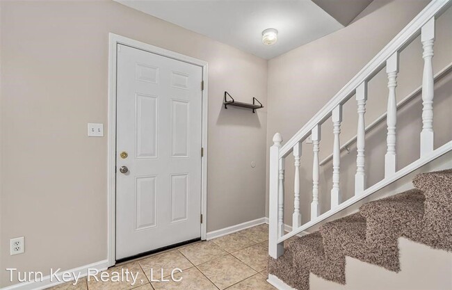 Building Photo - 2 br, 1.5 bath House - 2475 Hampstead Drive