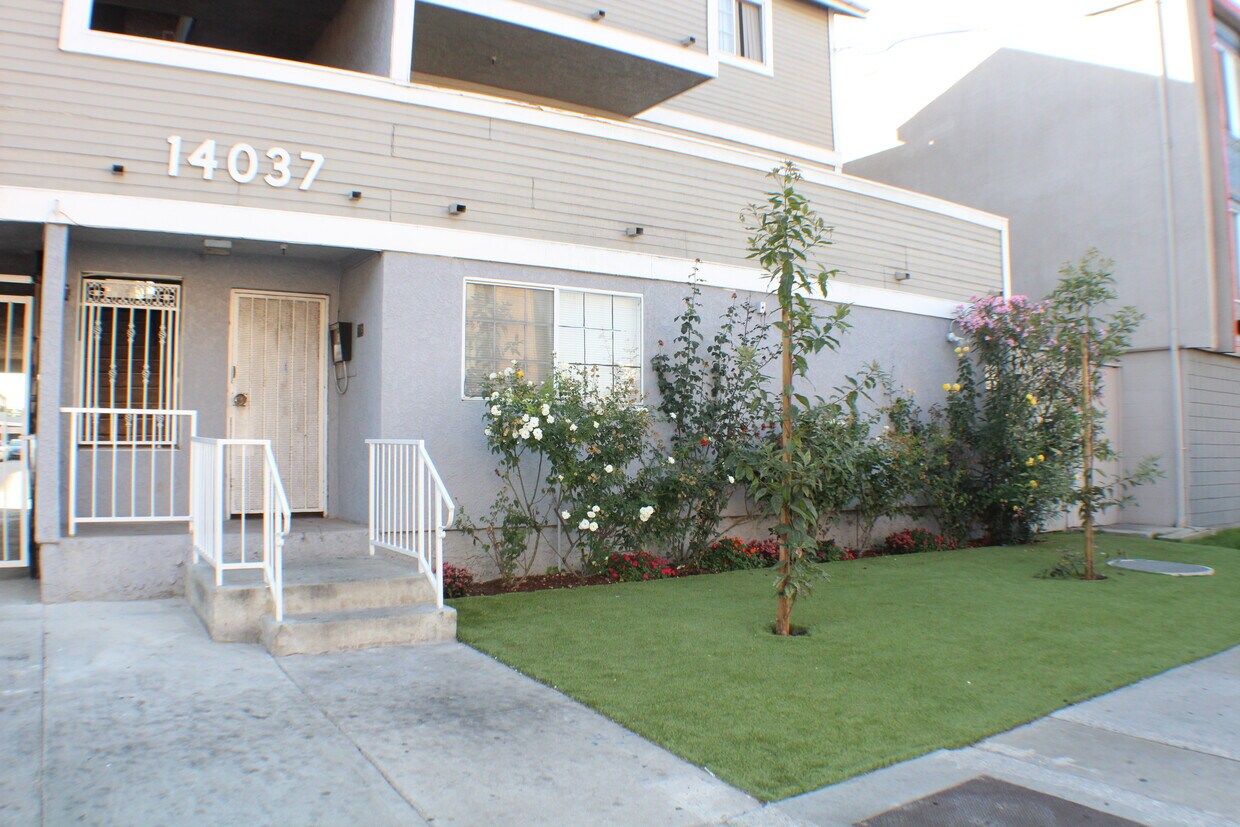 Primary Photo - 14103 Cerise Ave