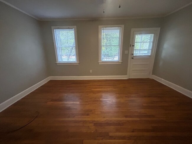 Foto del edificio - 5105 Middleton St