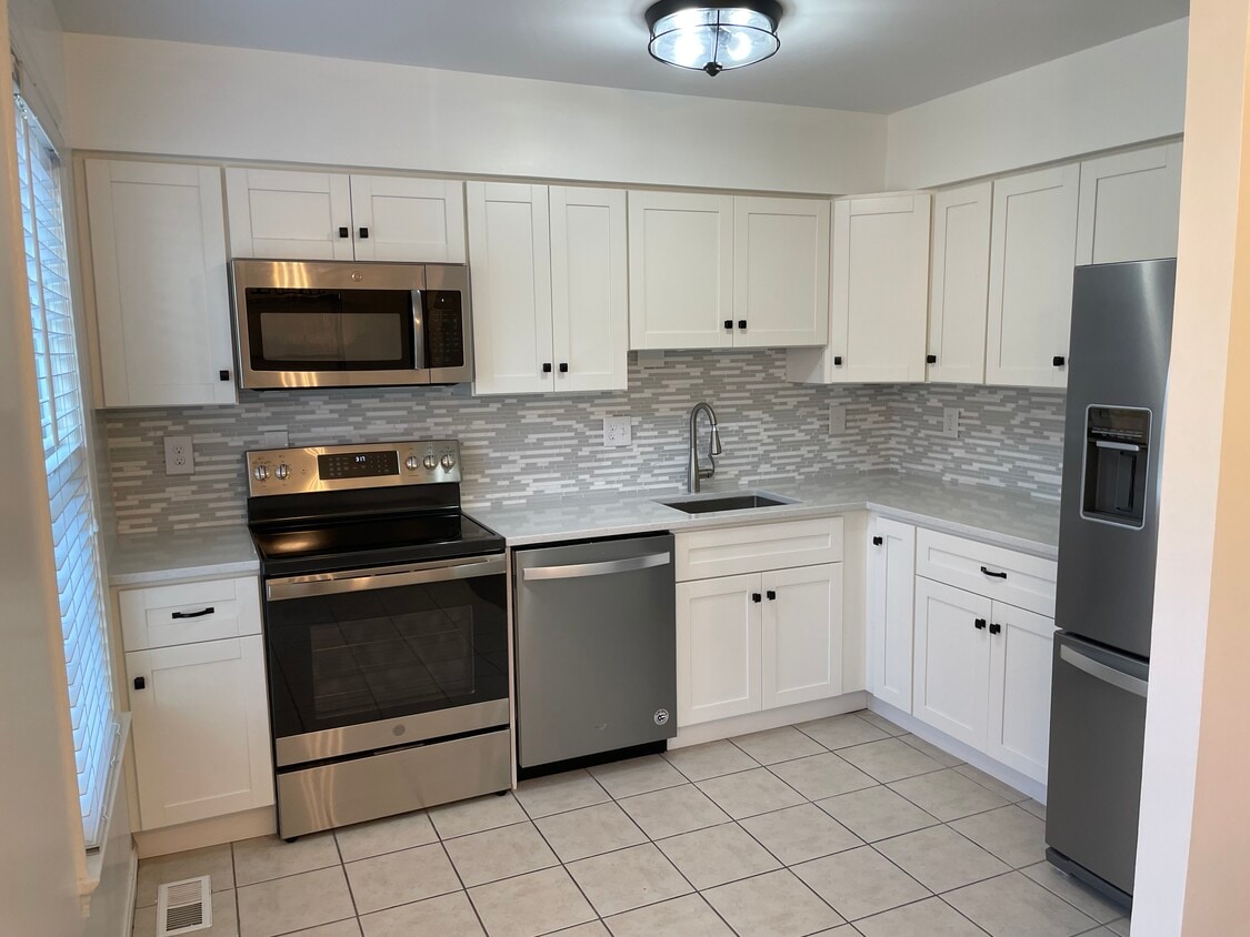 6831 Washington Blvd, Arlington, VA 22213 Townhome Rentals in