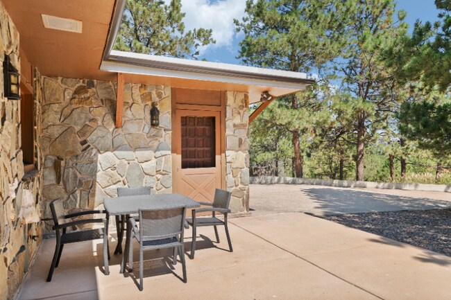 Foto del edificio - 11130 Burgess Ln