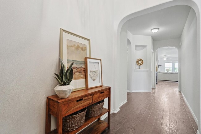 Building Photo - 1808 Homestead Way