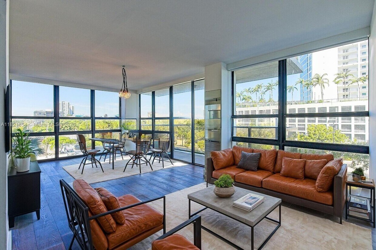 Foto principal - 600 NE 36th St