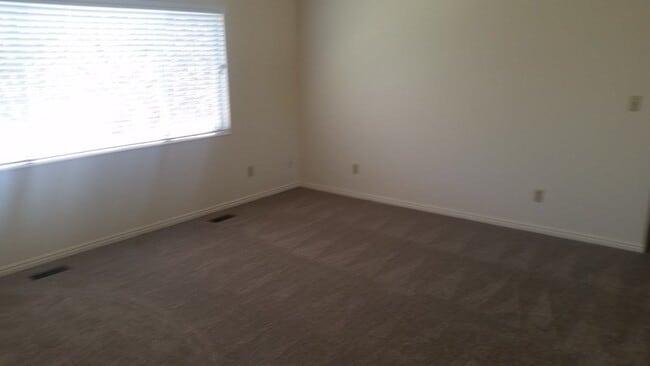 Building Photo - 1625 S 2000 W