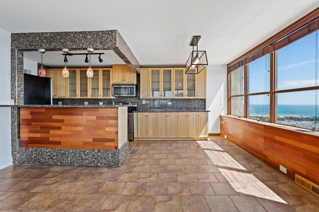 Building Photo - 655 W Irving Park Rd