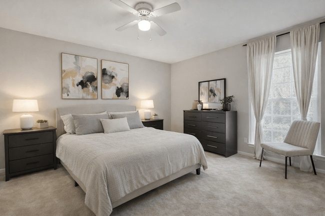 Building Photo - The Woods at Southlake