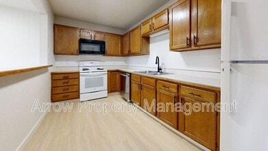 Building Photo - 2141 Xavier-316