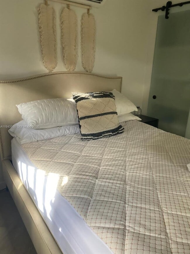 Foto del edificio - 1321 Asturia Ave