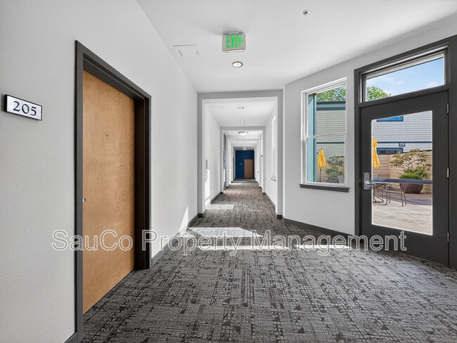 Building Photo - 1425 NE 61st Ave