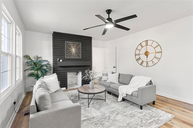 Foto del edificio - 1349 Lockhaven Cir SW