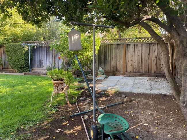 Building Photo - 5522 Drysdale Dr
