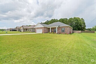 Building Photo - 100 Birchwood Pl