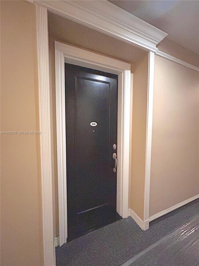 Foto del edificio - 1805 Ponce de Leon Blvd