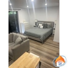 Building Photo - 345B Evergreen Dr