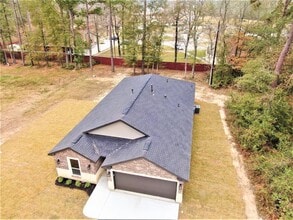 Building Photo - 611 Foxmeadow Ln