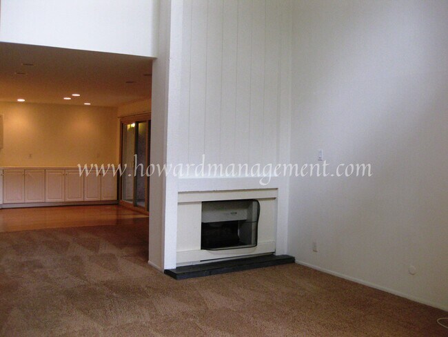 Building Photo - 4605 Maytime Ln