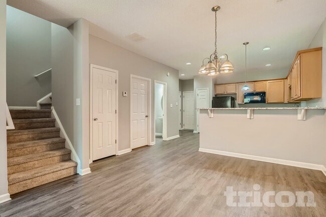 Foto del edificio - 5345 Oakley Commons Blvd