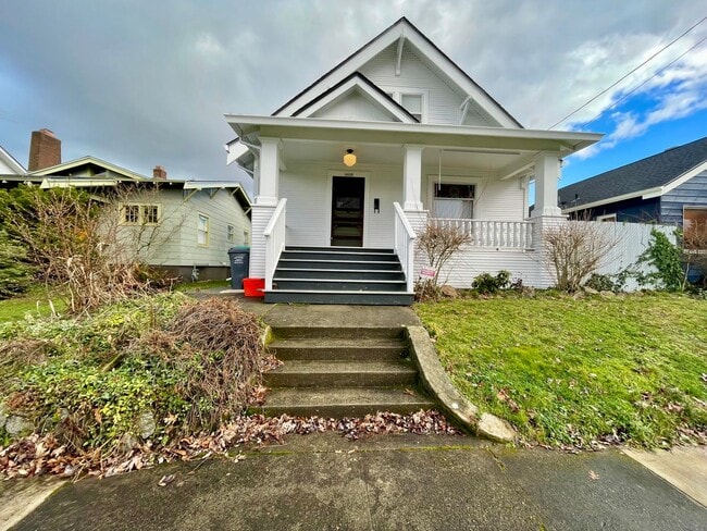 Building Photo - Charming NE 4 Bed 2 Bath - Alberta Arts Di...