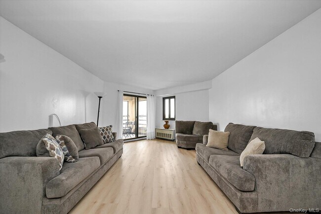 Foto del edificio - 725 Miller Ave