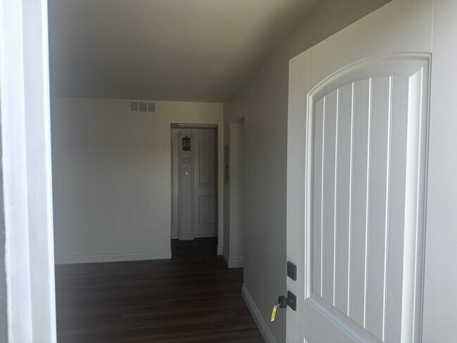 Foto del edificio - 6204 Stine Rd