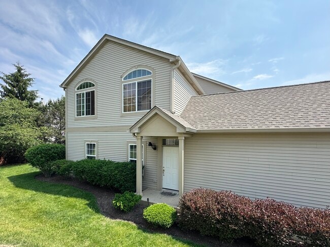 Building Photo - 1672 Fredericksburg Ln