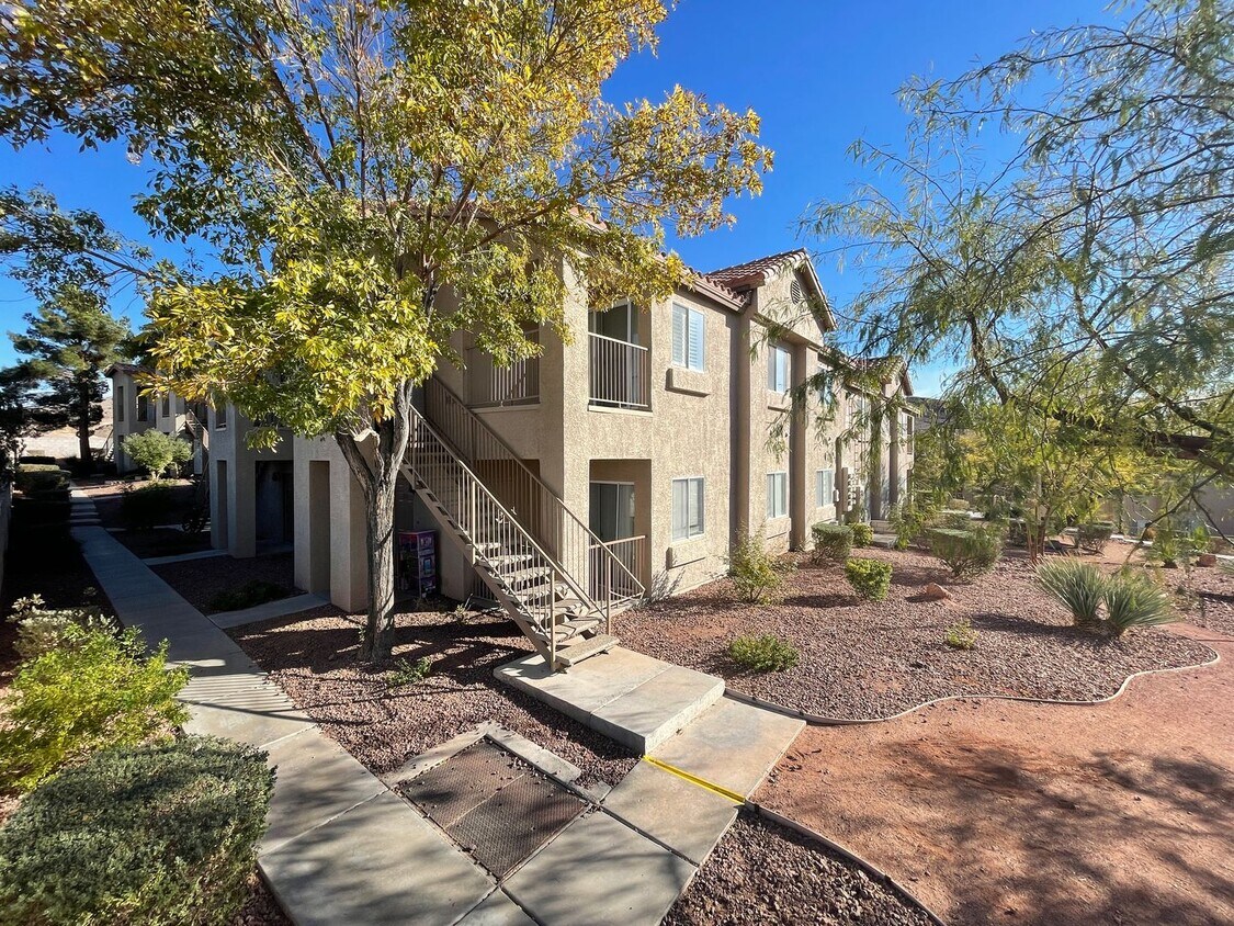 Primary Photo - Great 2 bed condo in gated community!