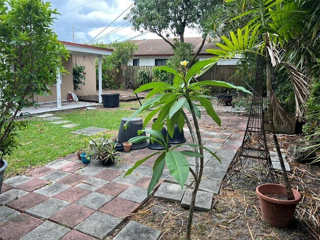 Foto del edificio - 472 NW 51st Ave