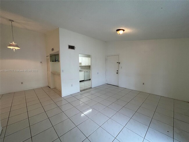 Foto del edificio - 468 NE 206th Ln