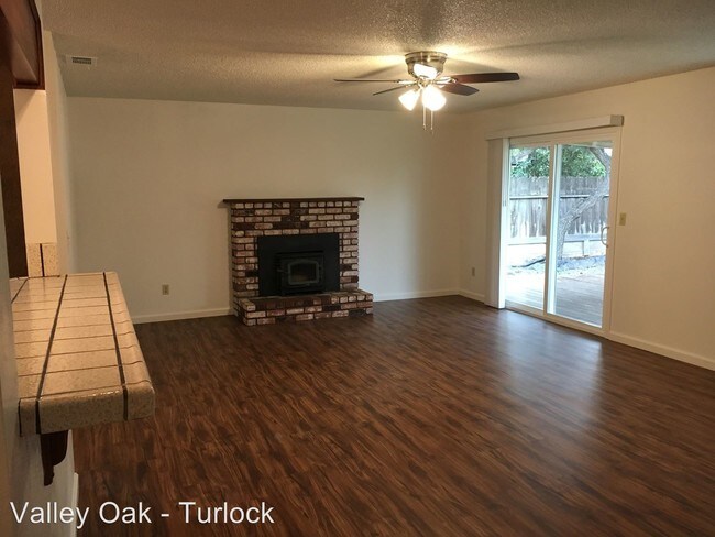 Foto del edificio - 3 br, 2 bath House - 2920 Dalarna Ct.