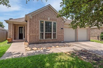 871 Falling Springs Ln