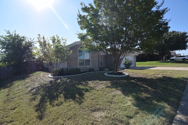 Building Photo - 4202 Maid Marian Cir