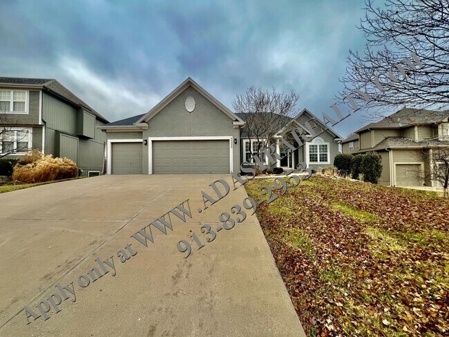 Foto del edificio - Beautiful 5 bed 4bathroom Ranch in Olathe-...