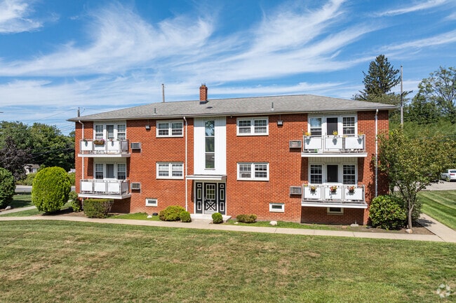 Alternar - Buckingham Court Gardens