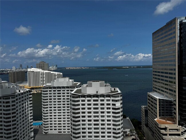 Building Photo - 951 Brickell Ave