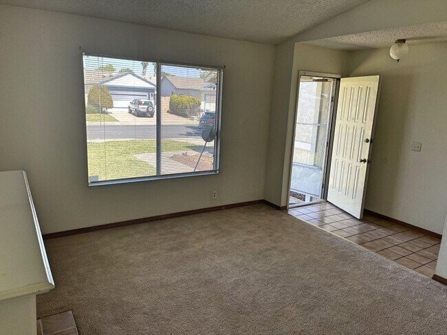 Foto del edificio - 3 Bedroom 2 Bath w/ Spa Room Suisun *Star ...