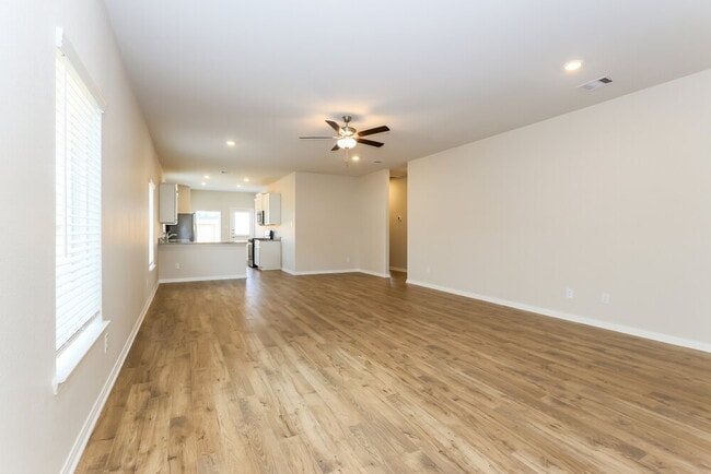 Building Photo - 15651 Plum Brk Dr