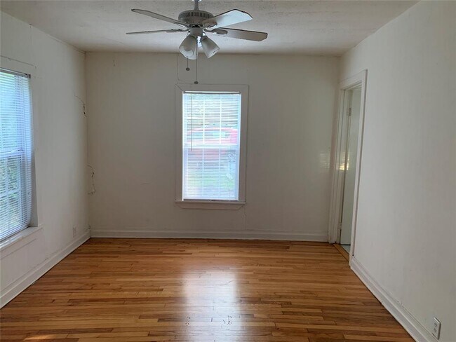 Building Photo - 4812 Hazard St