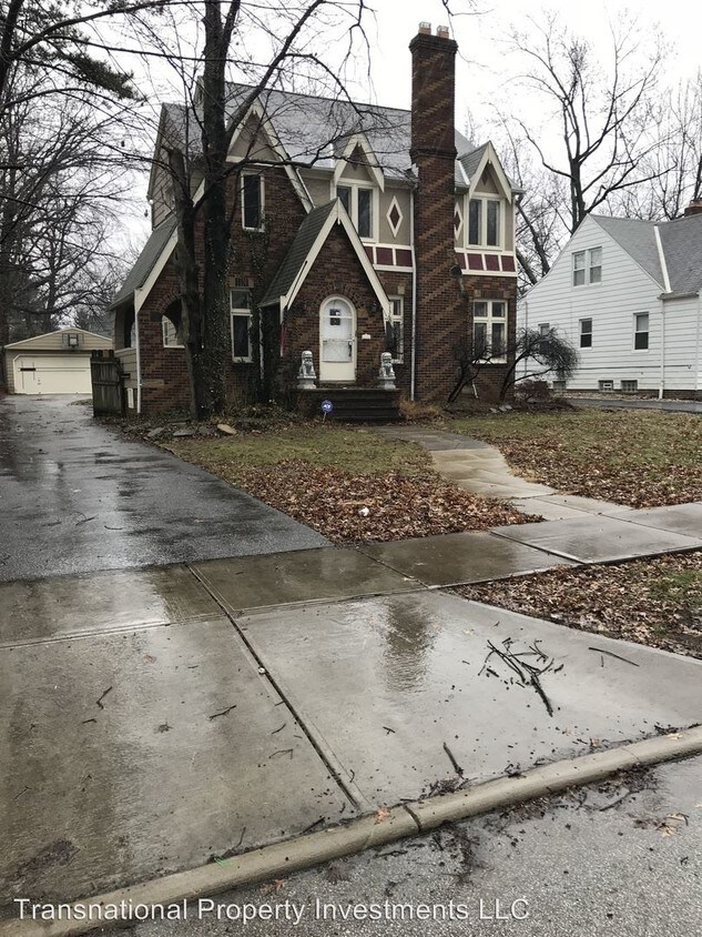 Primary Photo - 1369 Brookline Rd