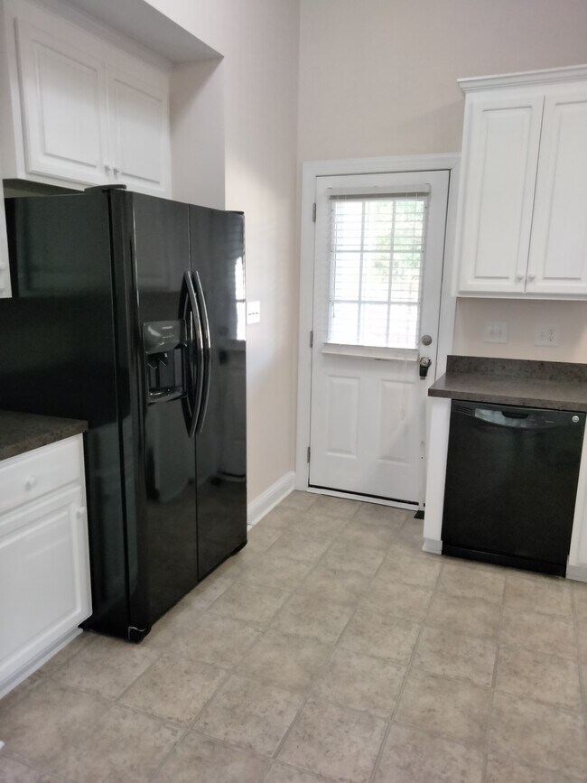 Building Photo - 4117 Huntsmoor Ln