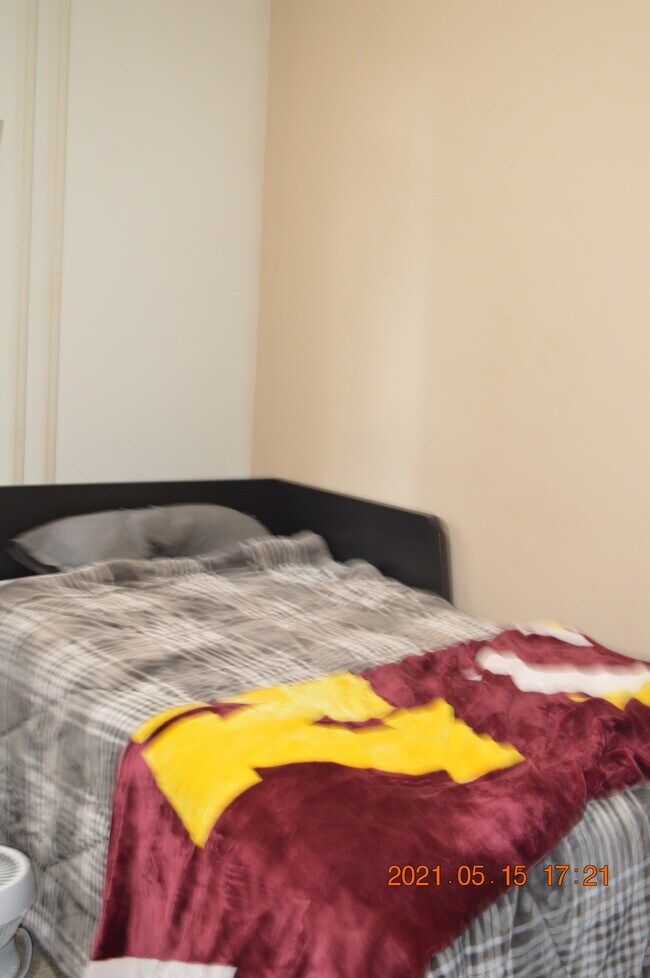 Bedroom - 1425 6th St SE