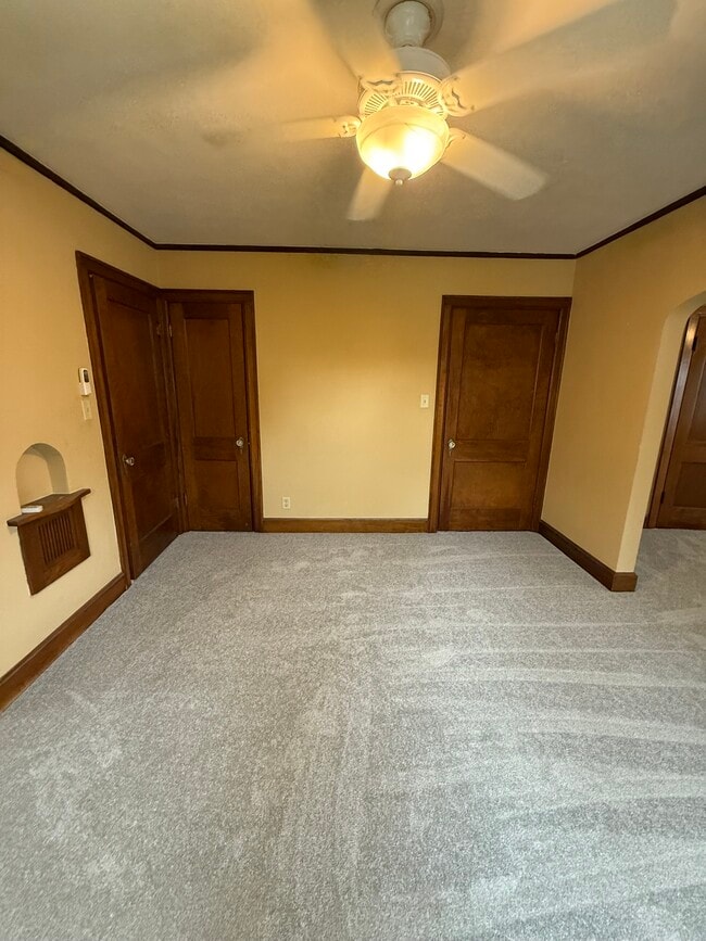 Building Photo - Brownstone Flats