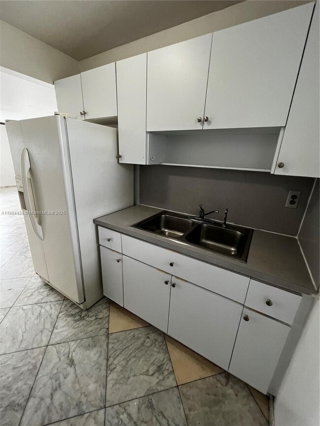 Foto del edificio - 4050 NW 135th St