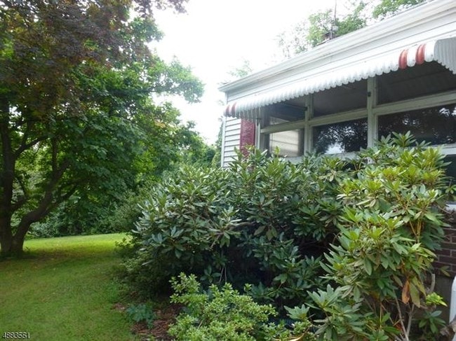 Building Photo - 11 High Ave