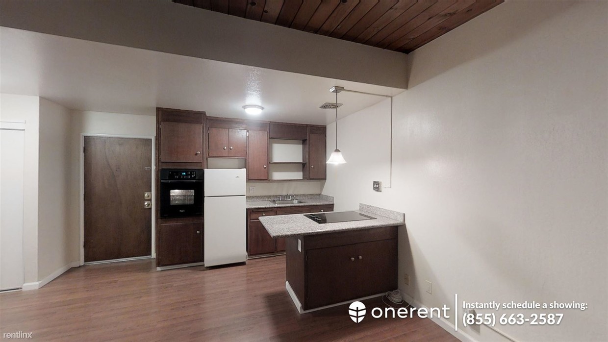 Foto principal - 22555 Linden St
