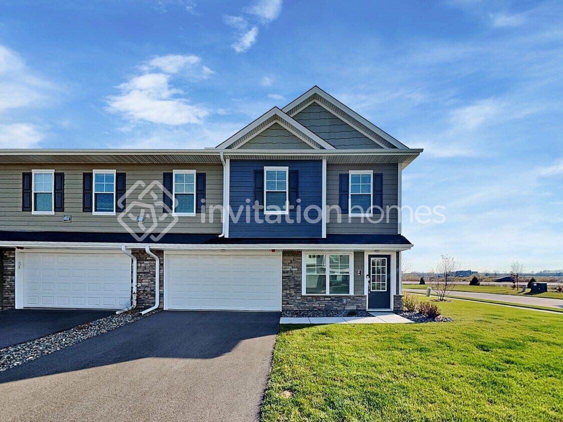 Foto principal - 10916 Zest St NE