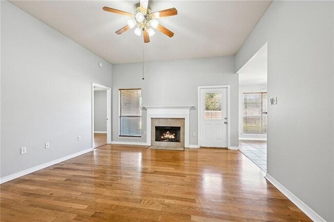 Building Photo - 528 Jefferson Dr