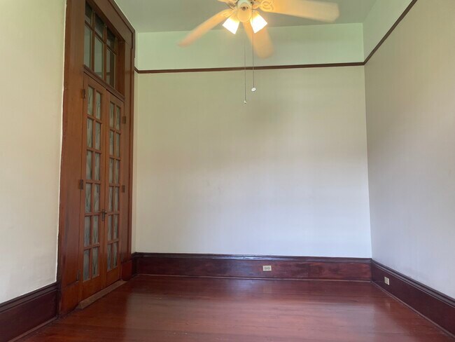 Foto del edificio - 1328 Jackson Ave