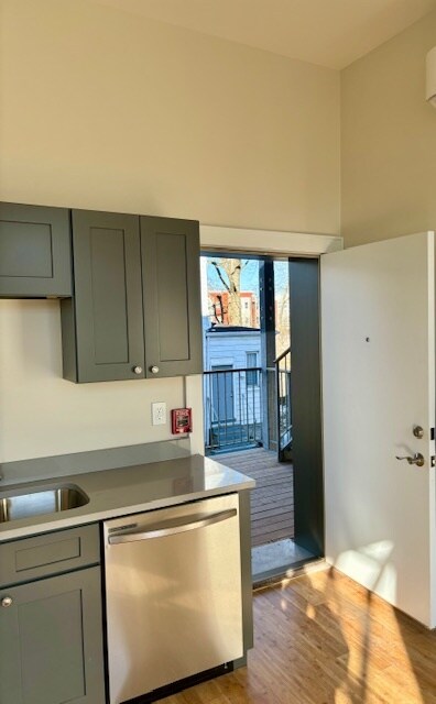 Foto del edificio - 1634 Hewitt Ave